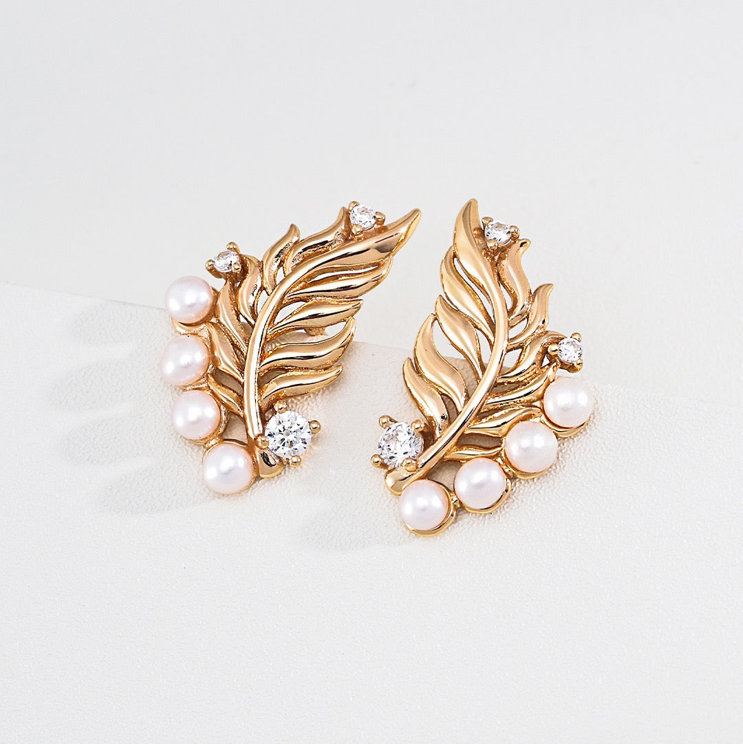 La Laurel Pearl Earrings