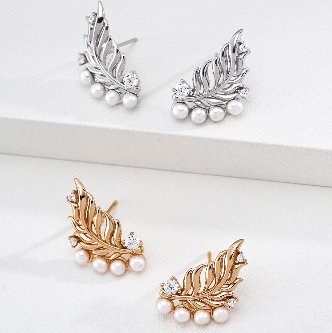 La Laurel Pearl Earrings