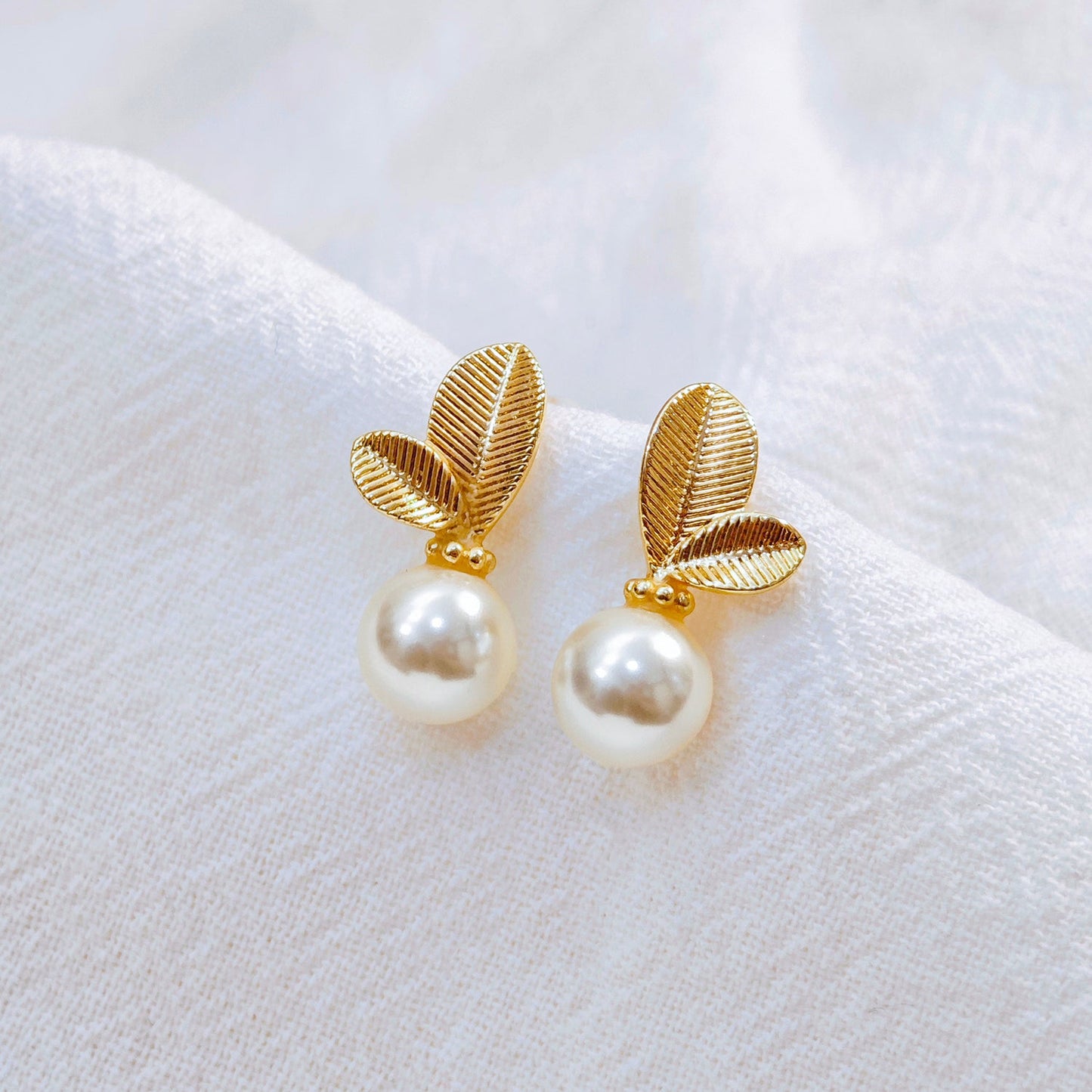 Swarovski Leaf Pearl Stud Earrings