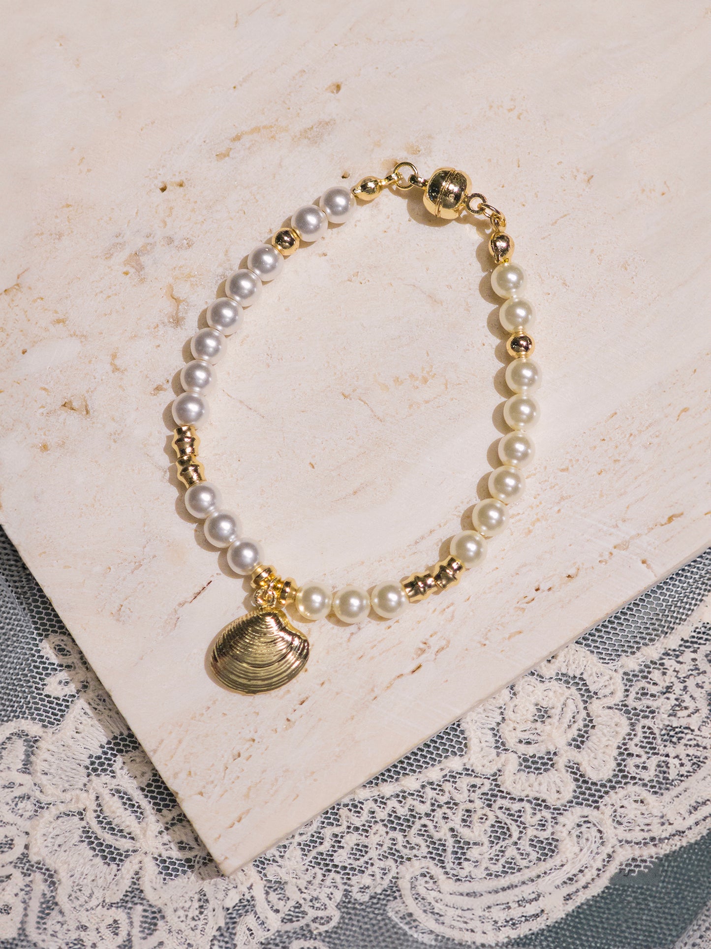 Seaside Memoirs – Golden Shore Pearl Bracelet