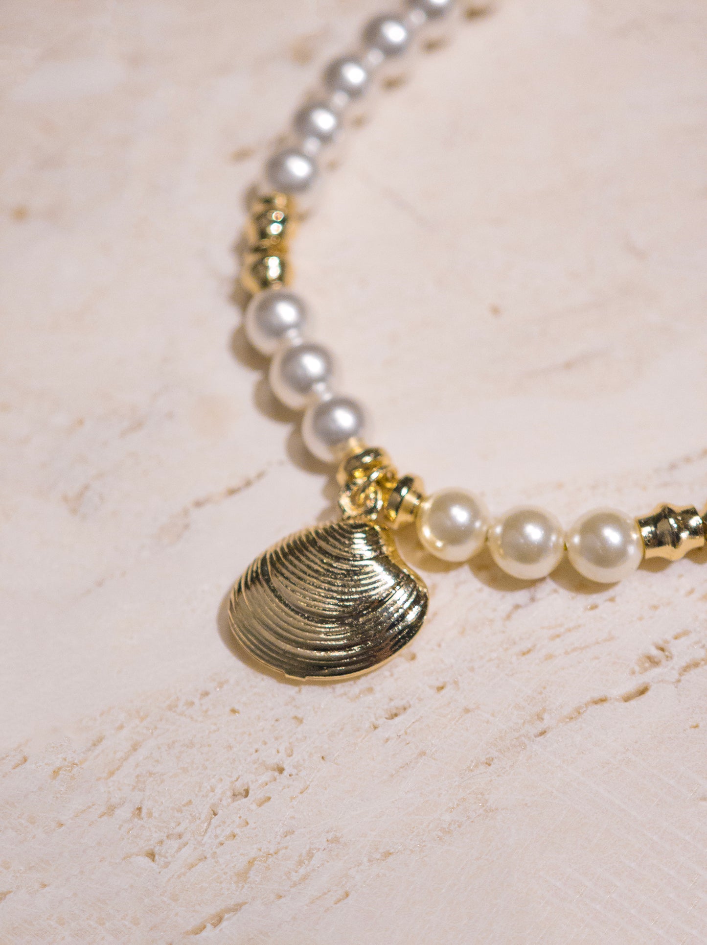Seaside Memoirs – Golden Shore Pearl Bracelet