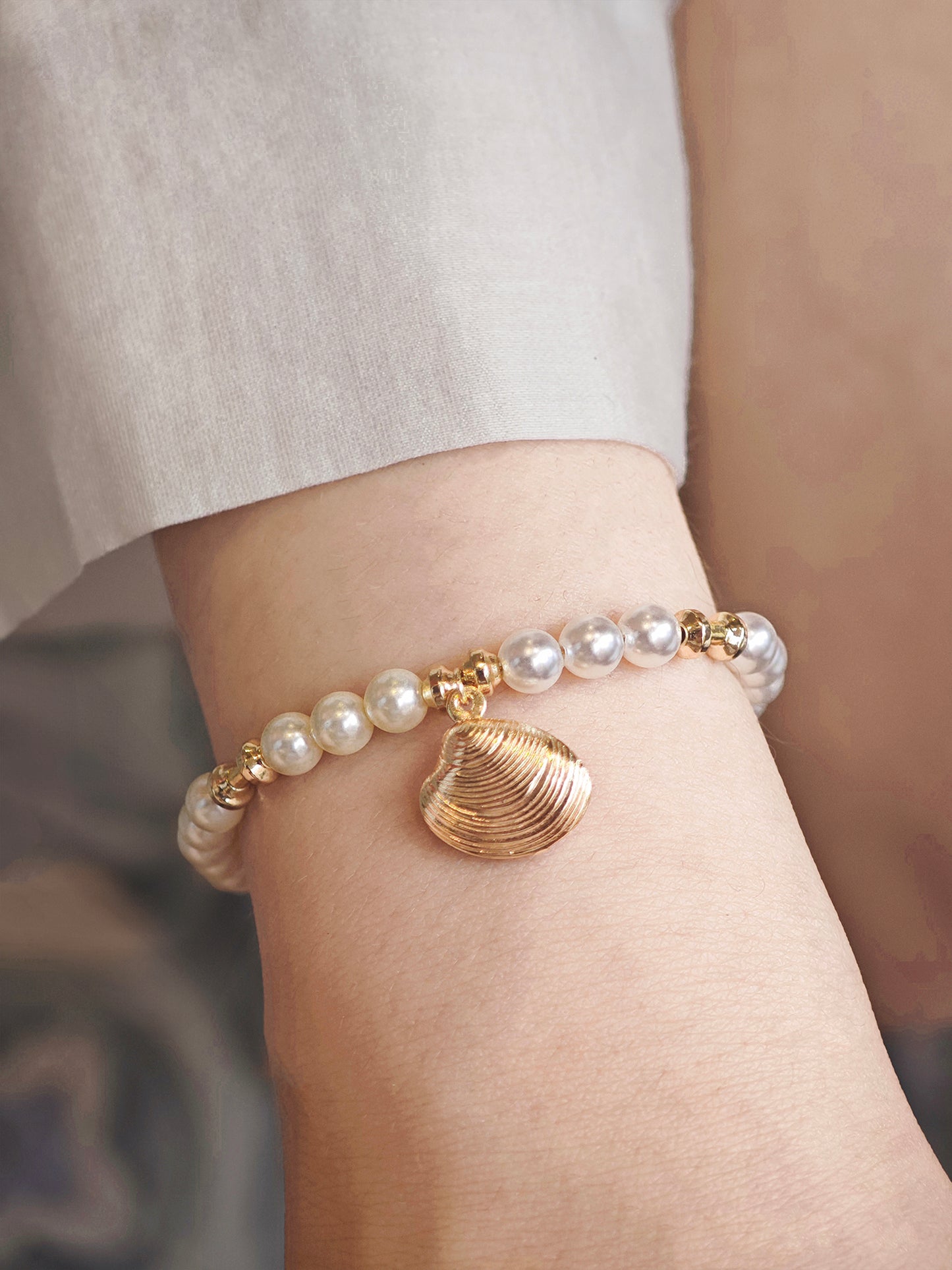 Seaside Memoirs – Golden Shore Pearl Bracelet