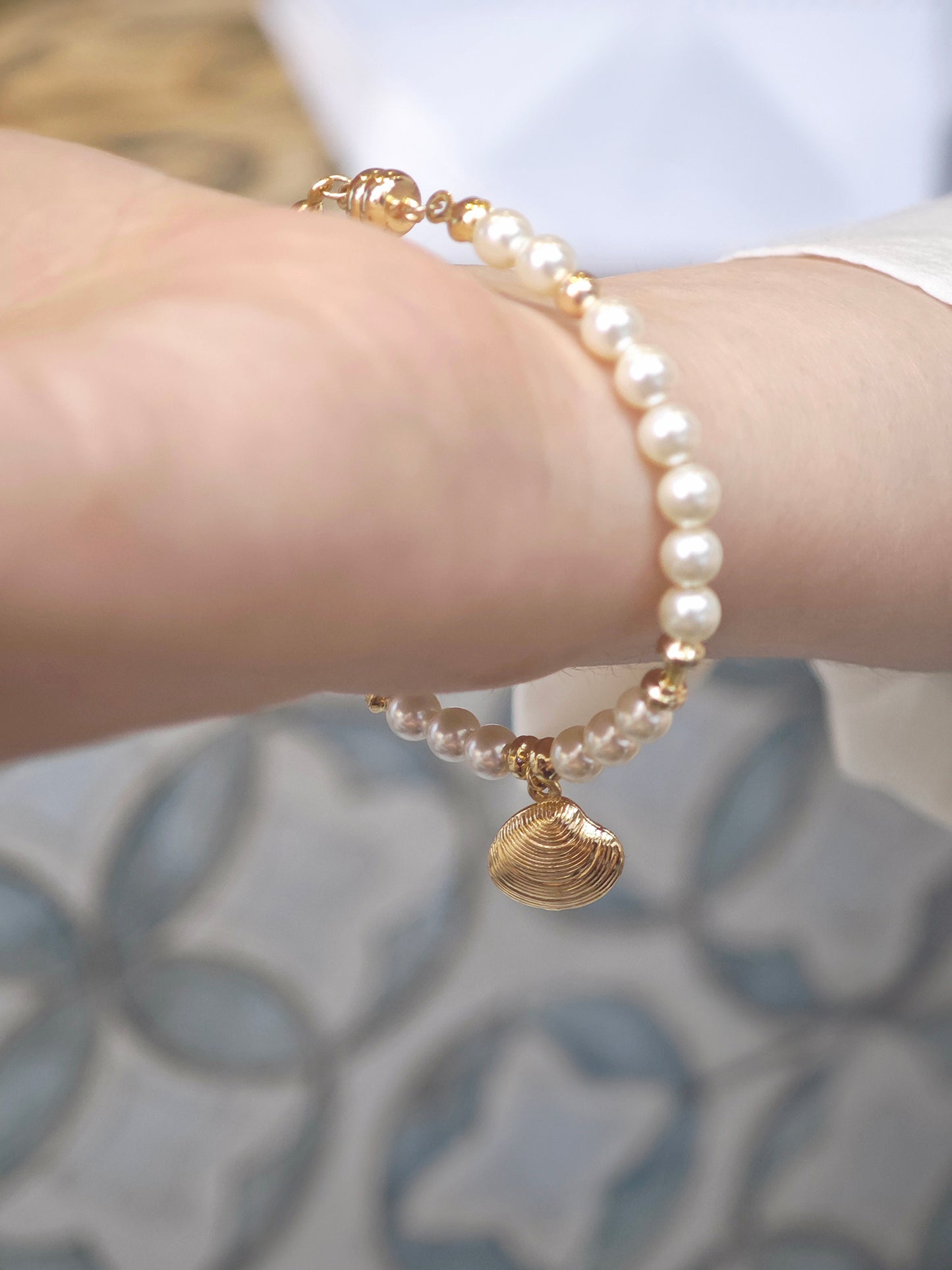 Seaside Memoirs – Golden Shore Pearl Bracelet
