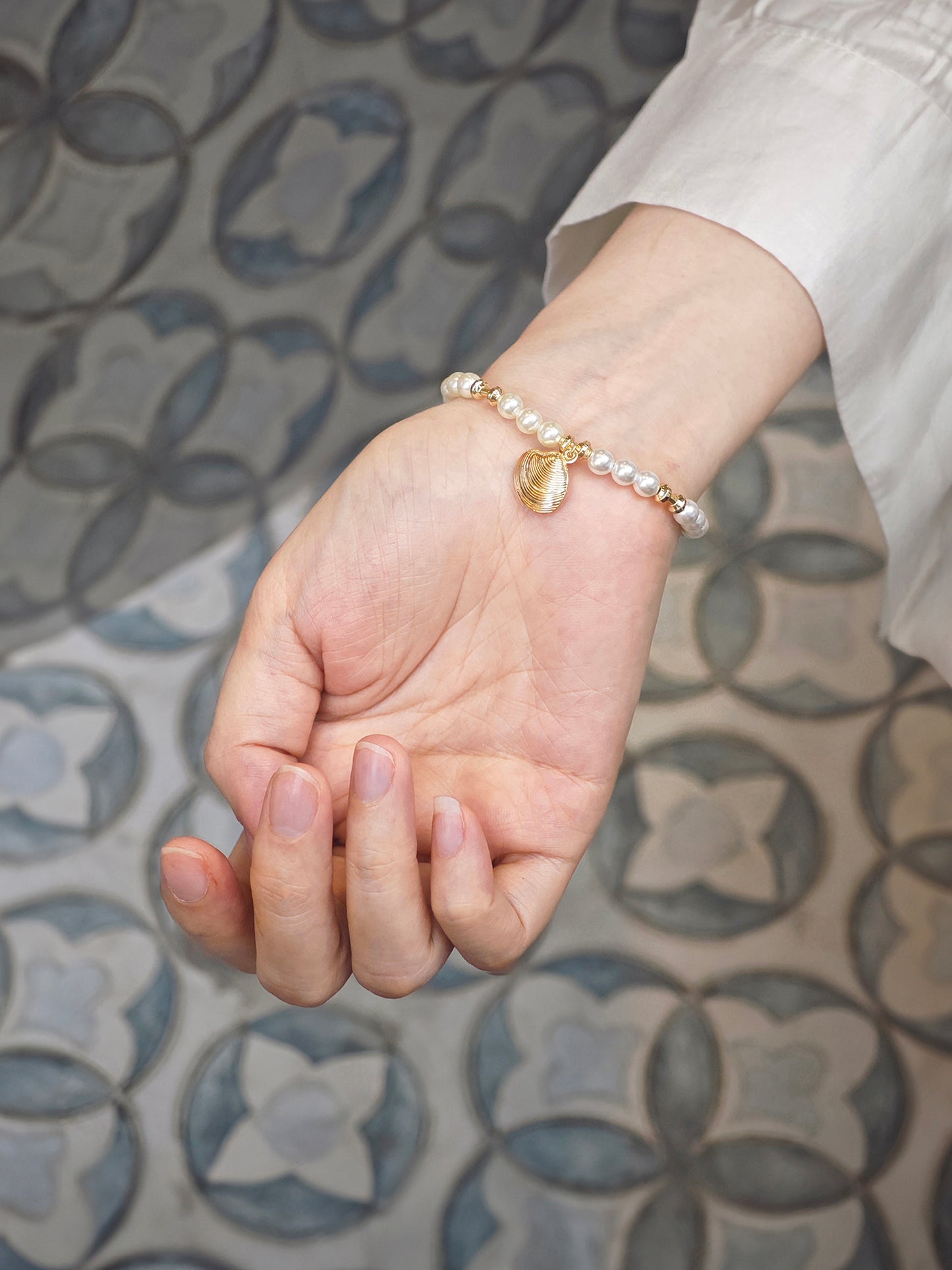 Seaside Memoirs – Golden Shore Pearl Bracelet