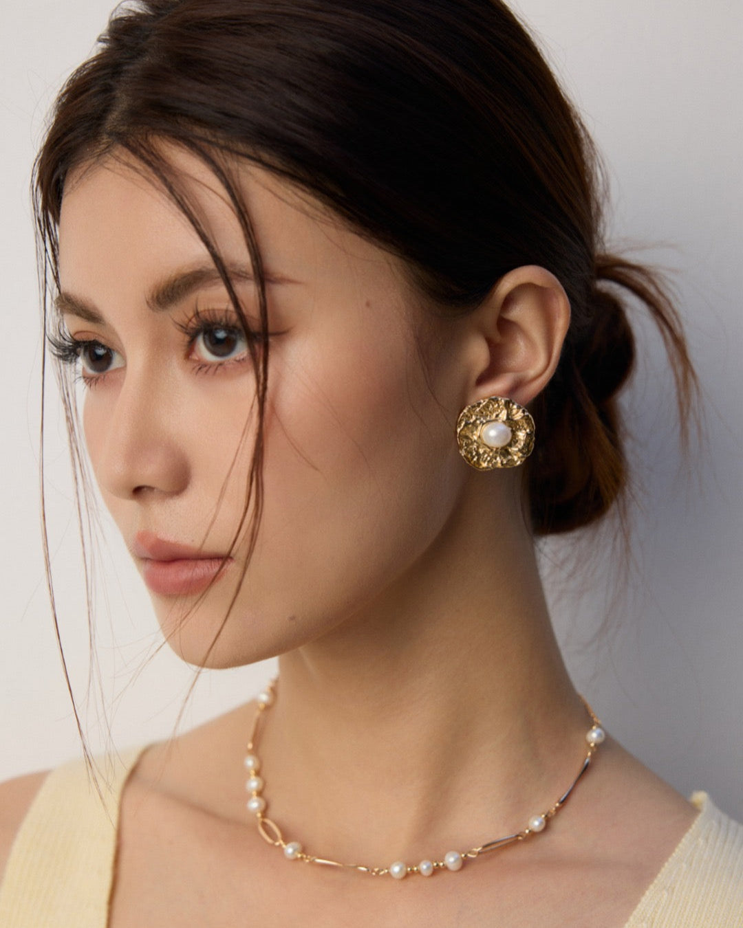 Modern Grace Natural Pearl Necklace