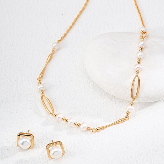 Modern Grace Natural Pearl Necklace