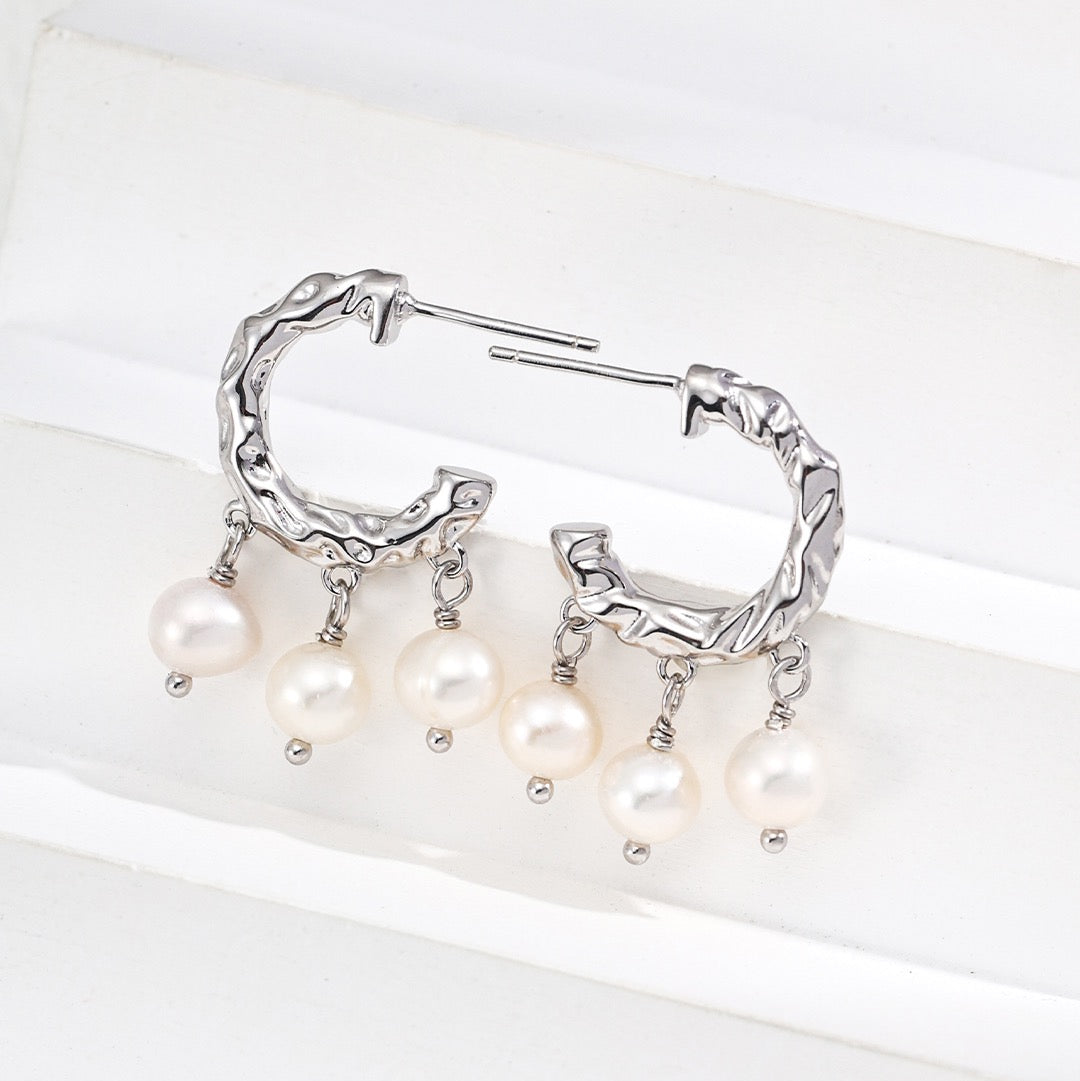 Minimalist Natural Pearl Earrings