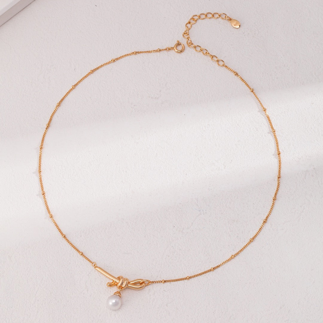 Gold Knot Pearl Necklace