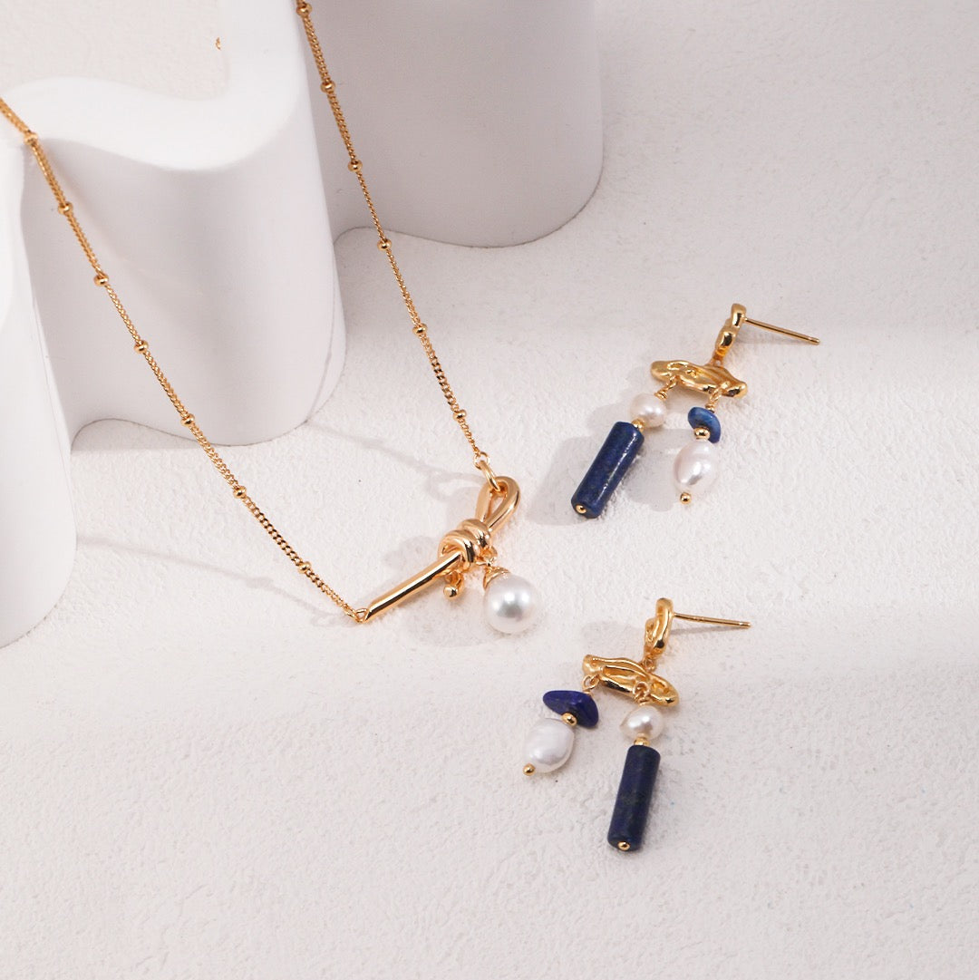 Gold Knot Pearl Necklace