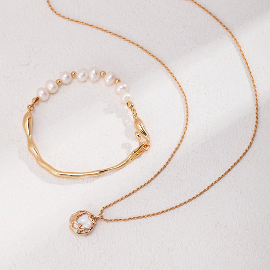 Dual-Sided Sculpted Frame Pearl Necklace