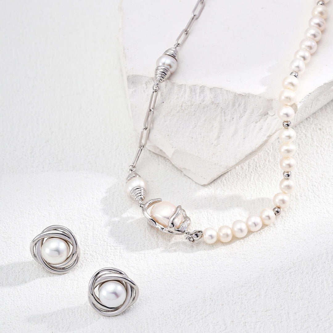 Asymmetric Natural Pearl & Gold Link Necklace with Baroque