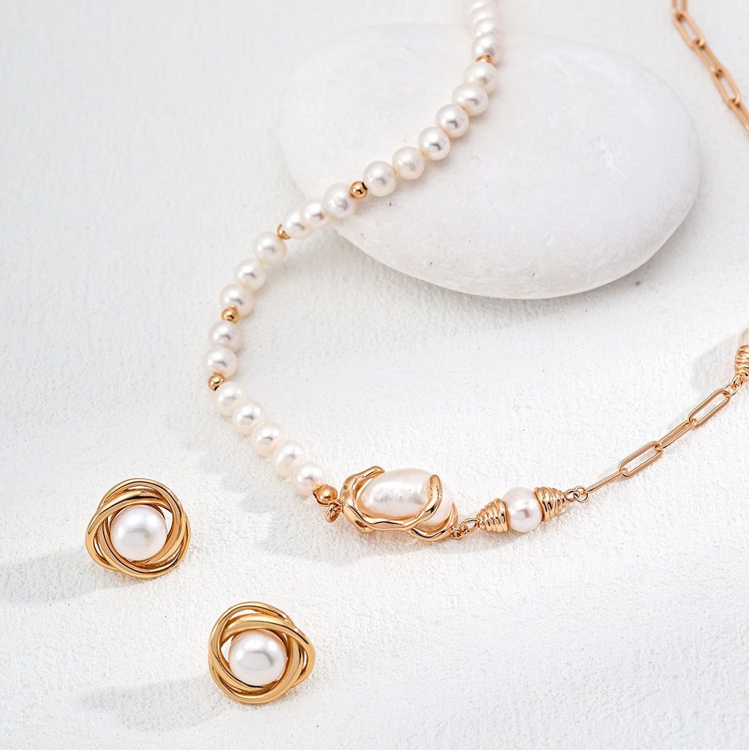 Asymmetric Natural Pearl & Gold Link Necklace with Baroque