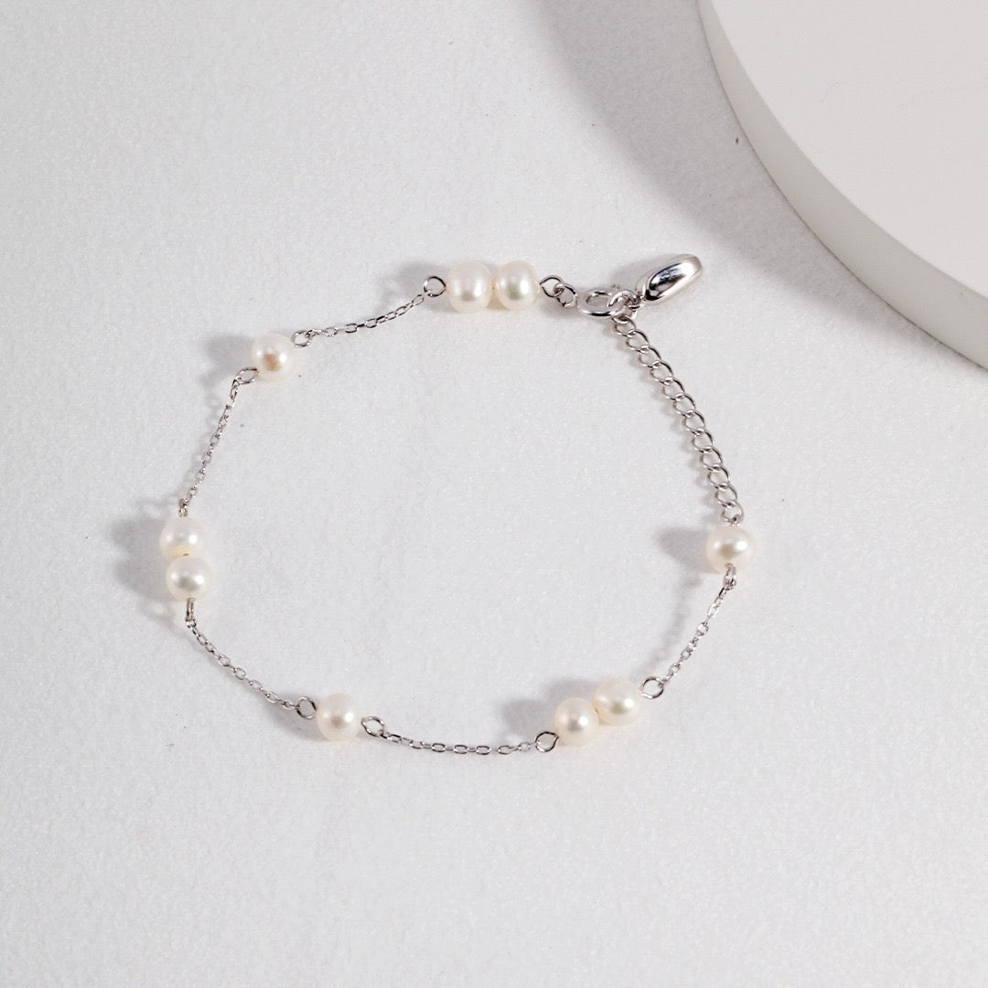 Minimalist Elegance Pearl Bracelet & Necklace Set