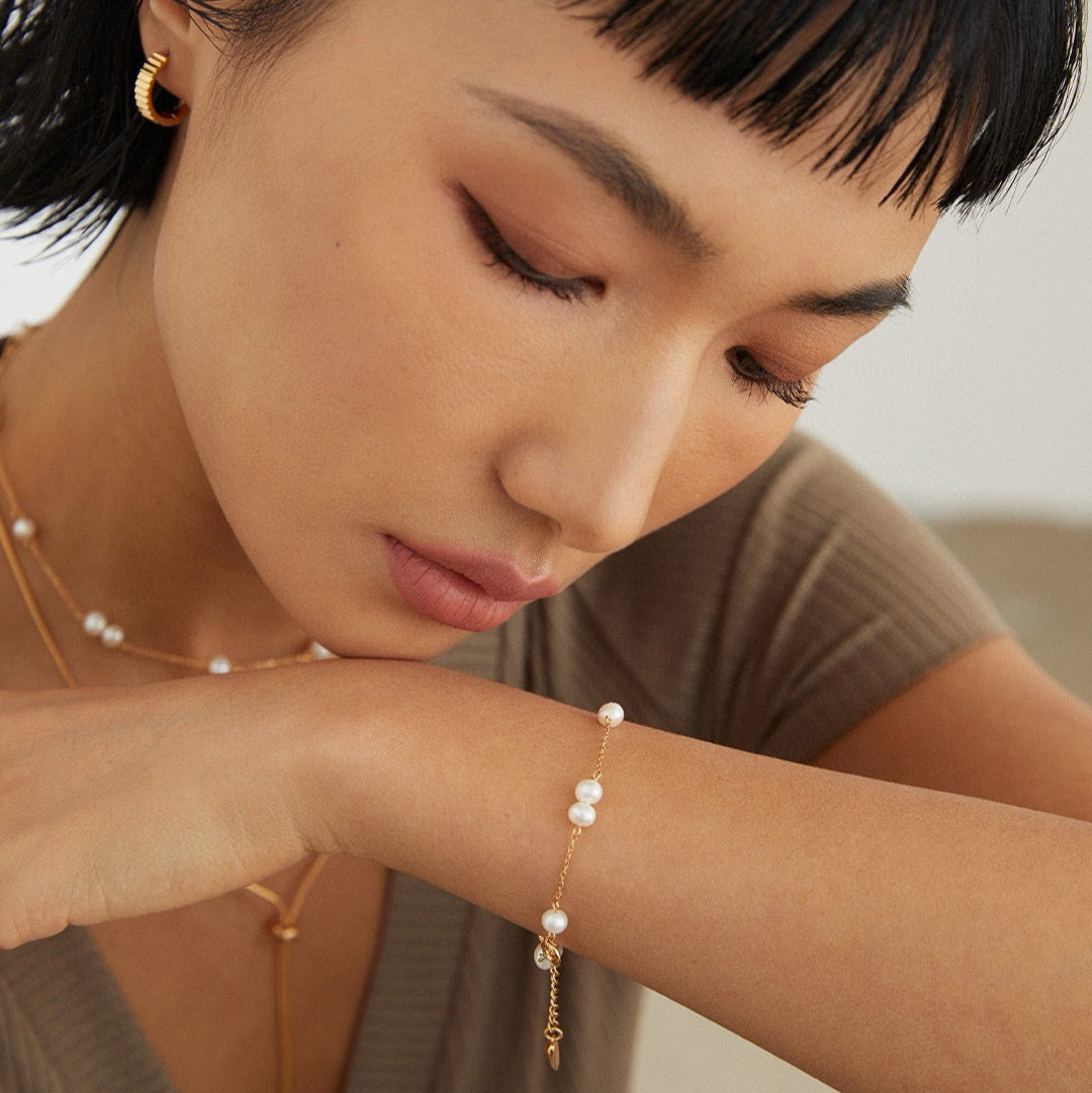Minimalist Elegance Pearl Bracelet & Necklace Set