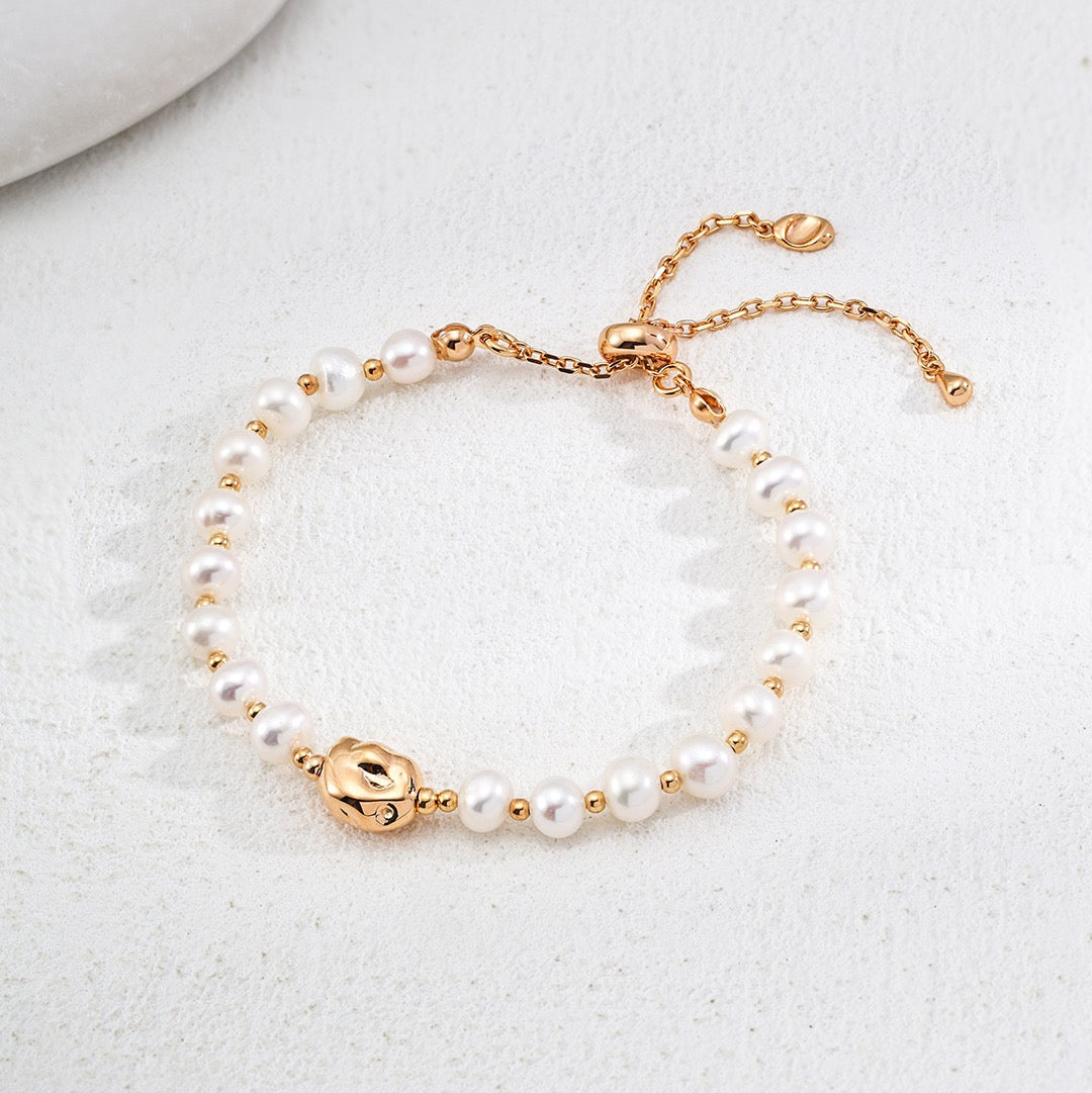 Timeless Glow Pearl Necklace & Bracelet Set