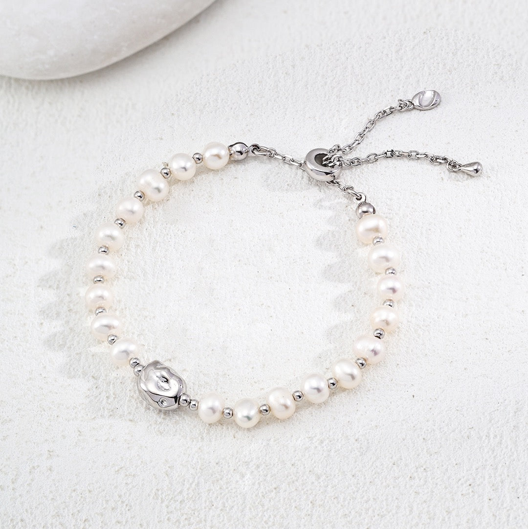 Timeless Glow Pearl Necklace & Bracelet Set