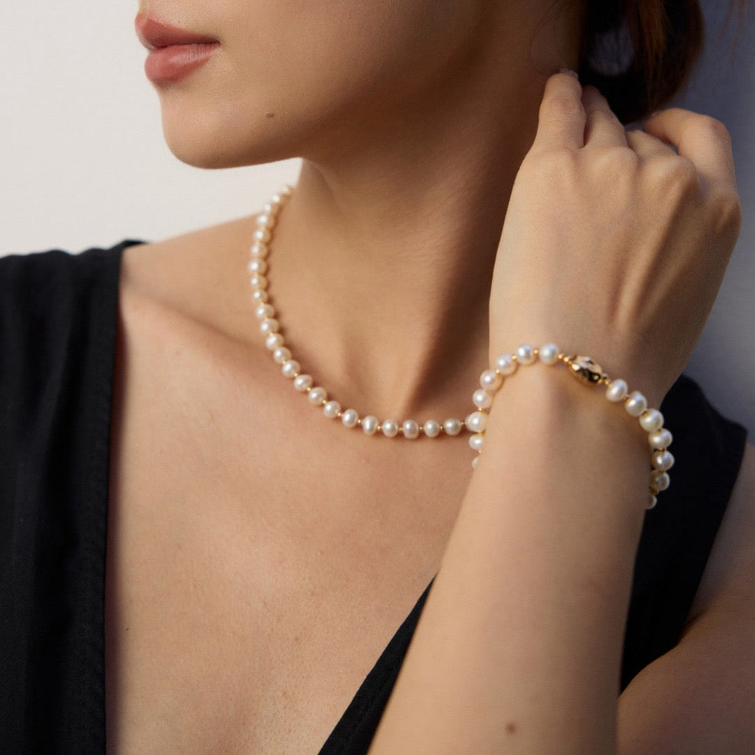 Timeless Glow Pearl Necklace & Bracelet Set
