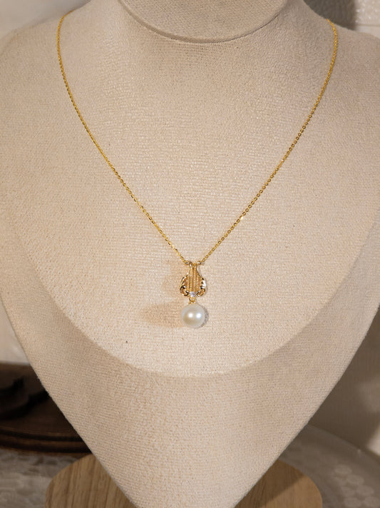 Lumin Harp Pearl Necklace