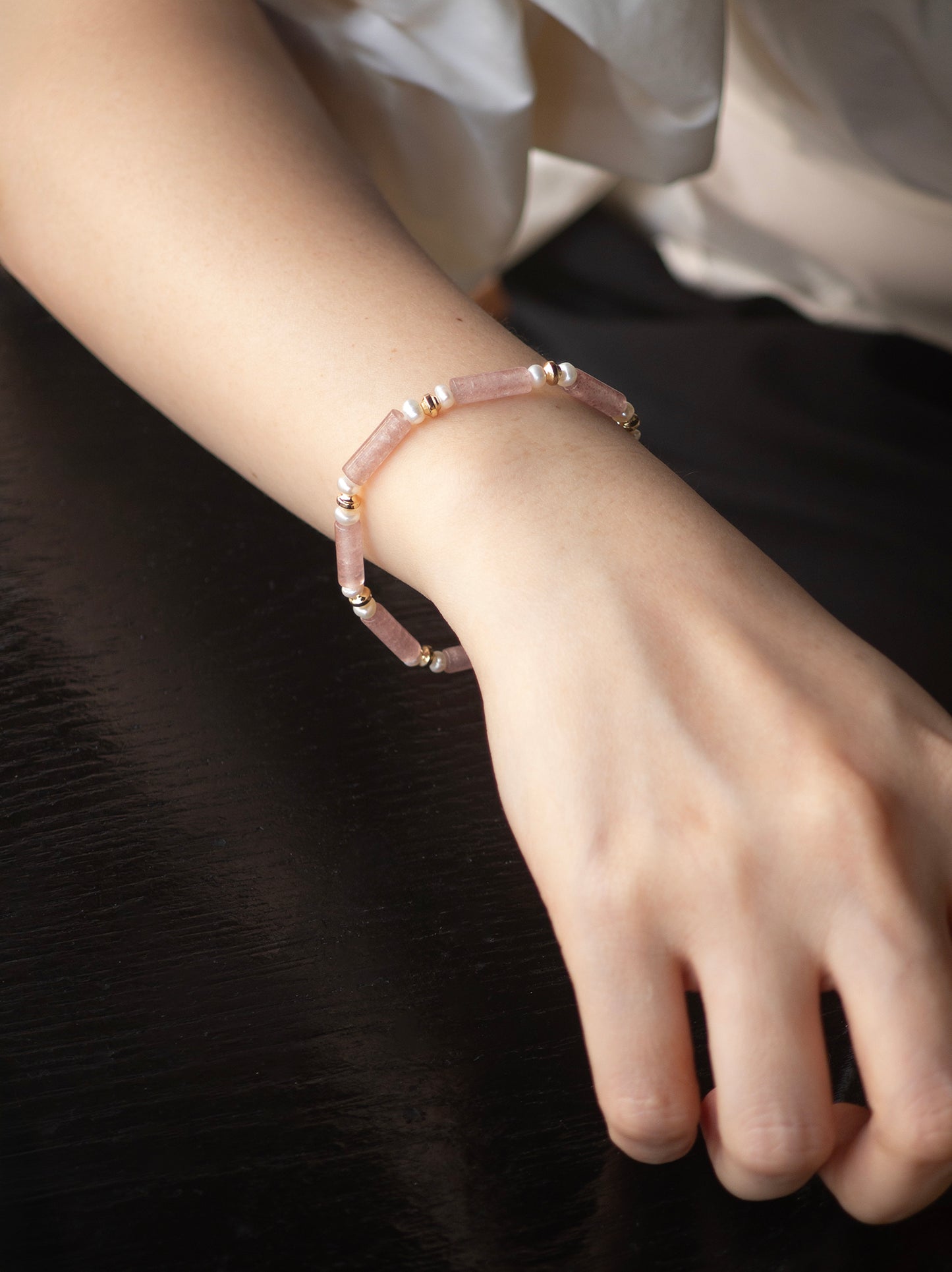 Rosé Berry – Strawberry Mist Pearl Bracelet