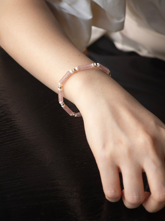 Rosé Berry – Strawberry Mist Pearl Bracelet