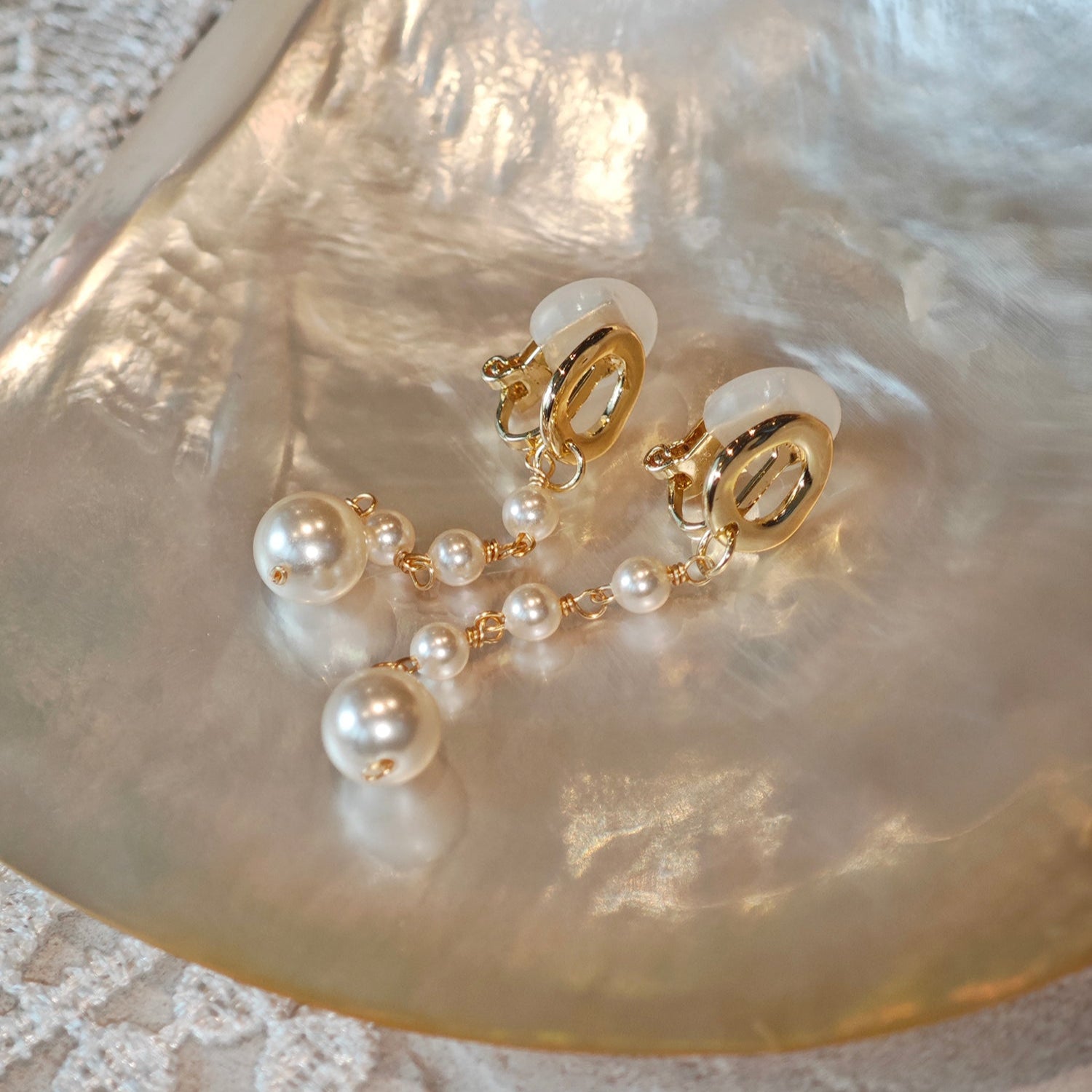Chic Swarovski Pearl Drop Clip-On Earrings with Gold