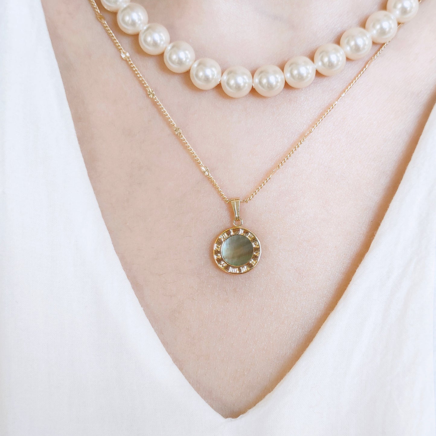 Timeless Gray Mother-of-Pearl Necklace